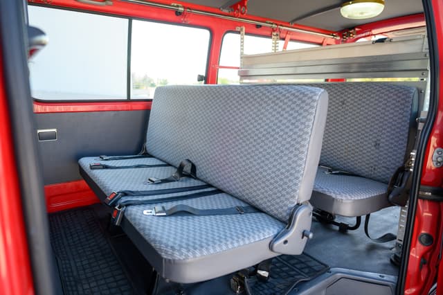 1999 Toyota HiAce JDM car for sale — photo 15 of 23