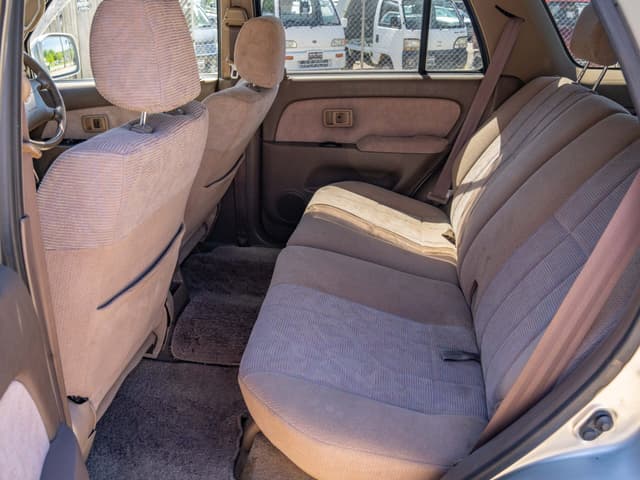 1998 Toyota Hilux Surf JDM car for sale — photo 5 of 15
