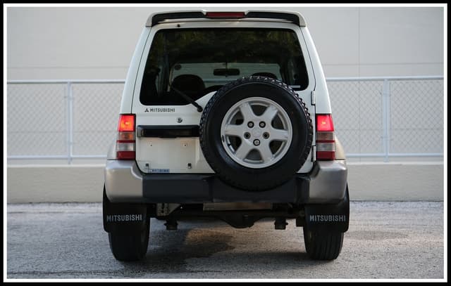 1998 Mitsubishi Pajero JDM car for sale — photo 2 of 25