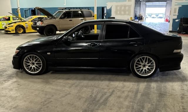 2000 Toyota Altezza JDM car for sale — photo 17 of 25