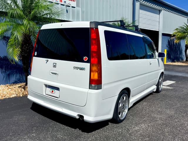 2000 Honda Stepwagon JDM car for sale — photo 8 of 25