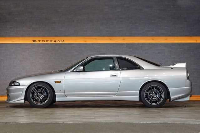 1995 Nissan Skyline JDM car for sale — photo 13 of 25