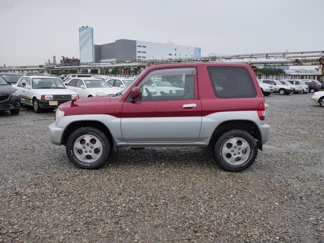 2000 Mitsubishi Pajero JDM car for sale — photo 8 of 25