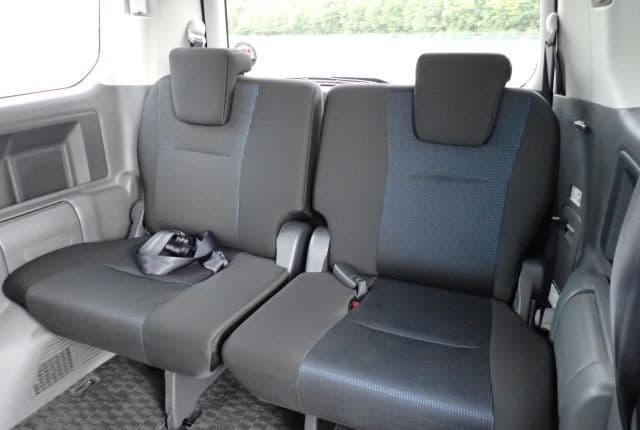2008 Toyota Voxy JDM car for sale — photo 23 of 25