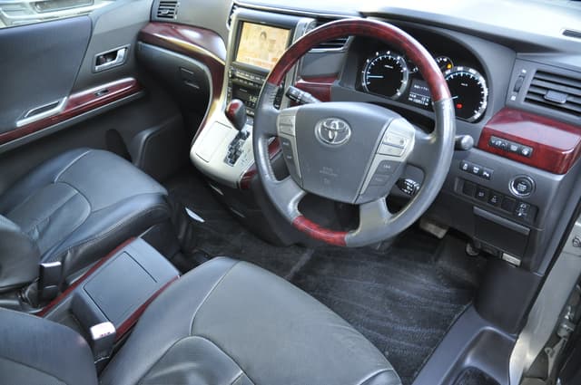 2008 Toyota Alphard JDM car for sale — photo 10 of 25