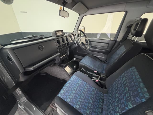 1997 Suzuki Jimny JDM car for sale — photo 15 of 19