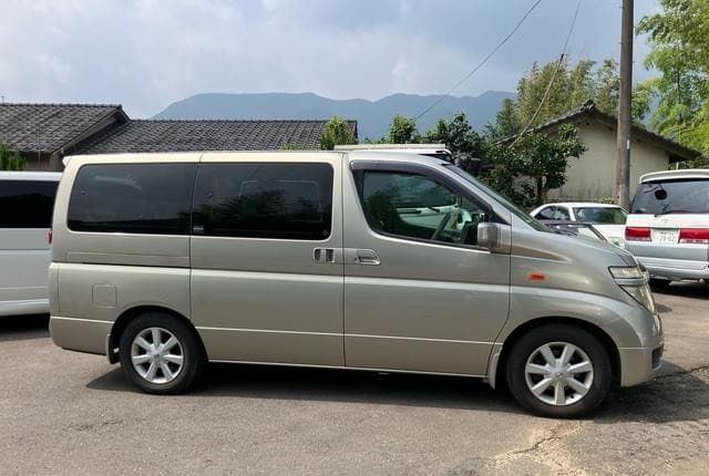 2003 Nissan Elgrand JDM car for sale — photo 4 of 25