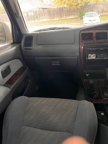 1996 Toyota Hilux Surf JDM car for sale — photo 8 of 10