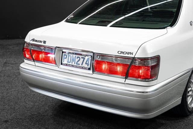 2000 Toyota Crown JDM car for sale — photo 16 of 20