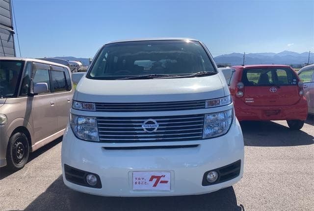2003 Nissan Elgrand JDM car for sale — photo 2 of 25