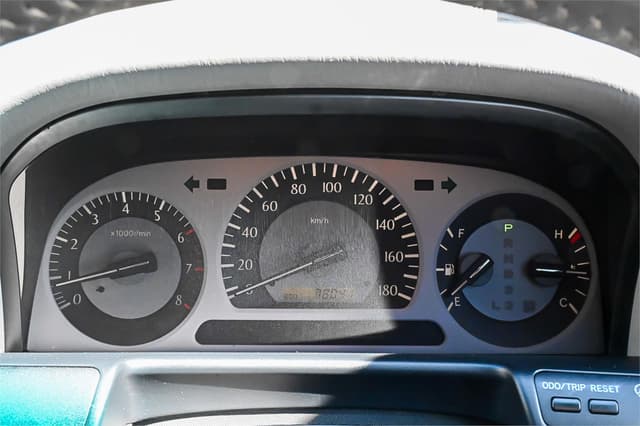 2000 Toyota Crown JDM car for sale — photo 19 of 22