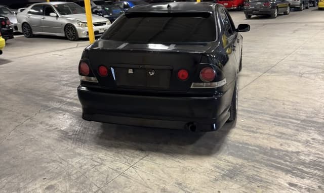 2000 Toyota Altezza JDM car for sale — photo 11 of 25