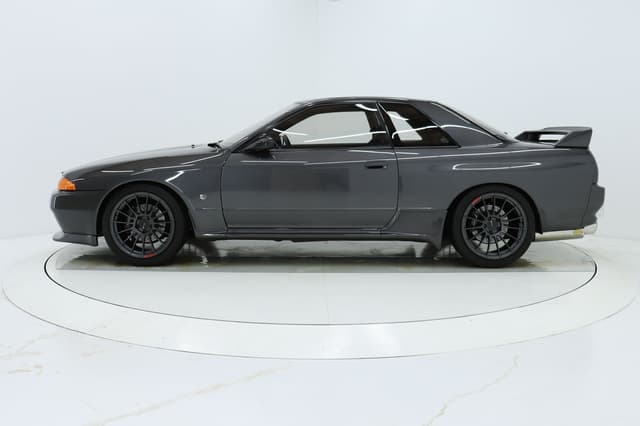 1991 Nissan Skyline JDM car for sale — photo 7 of 10