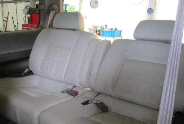 2002 Nissan Elgrand JDM car for sale — photo 18 of 21