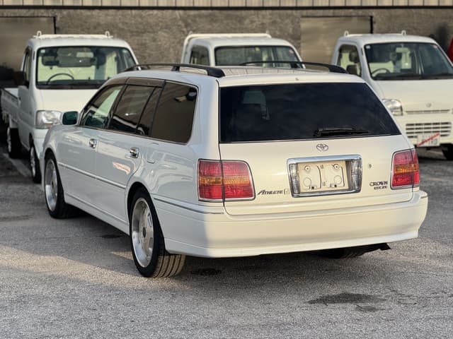 2000 Toyota Crown JDM car for sale — photo 7 of 24