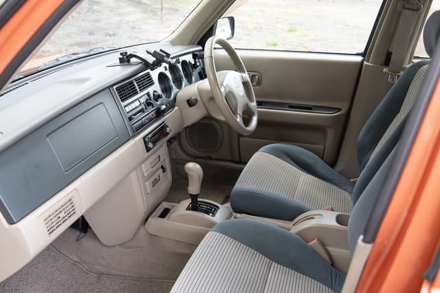 2000 Nissan Rasheen JDM car for sale — photo 10 of 14