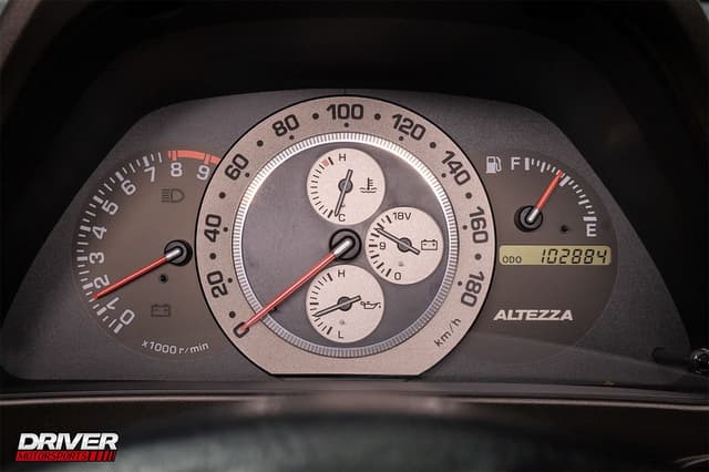 1999 Toyota Altezza JDM car for sale — photo 18 of 25
