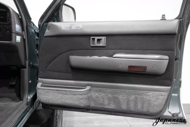 1993 Toyota Hilux Surf JDM car for sale — photo 19 of 25