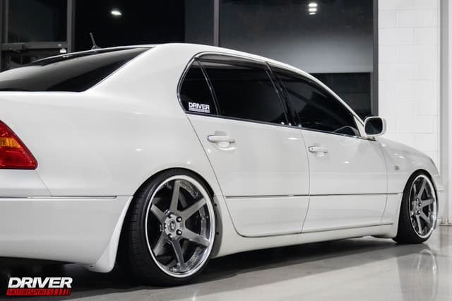 2001 Toyota Celsior JDM car for sale — photo 24 of 25