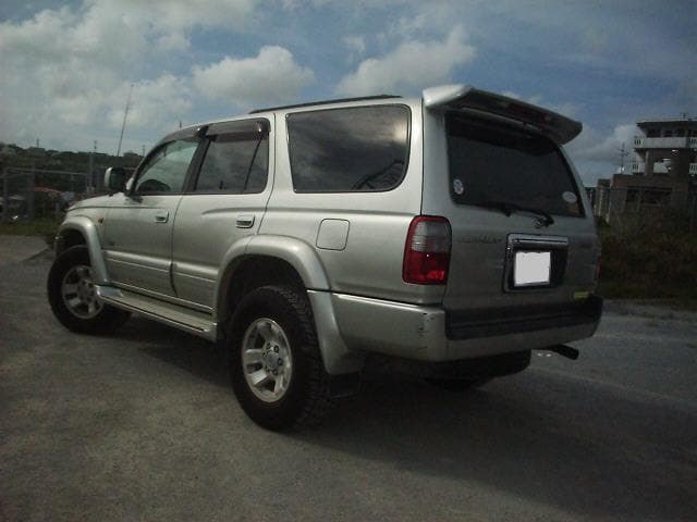 2000 Toyota Hilux Surf JDM car for sale — photo 2 of 3