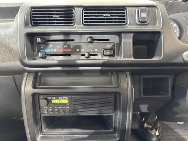 2001 Daihatsu Hijet JDM car for sale — photo 17 of 25