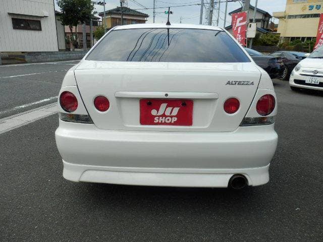 2000 Toyota Altezza JDM car for sale — photo 2 of 20