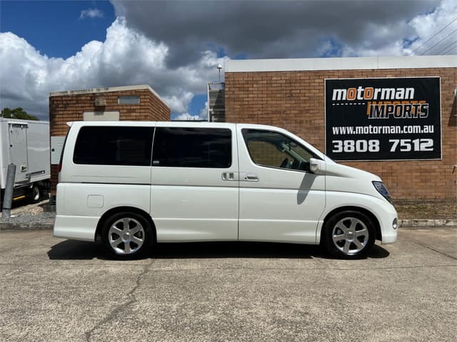 2006 Nissan Elgrand JDM car for sale — photo 5 of 16