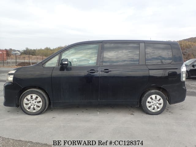 2011 Toyota Voxy JDM car for sale — photo 2 of 25