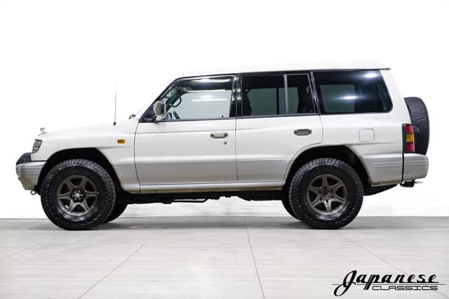 1997 Mitsubishi Pajero JDM car for sale — photo 4 of 25