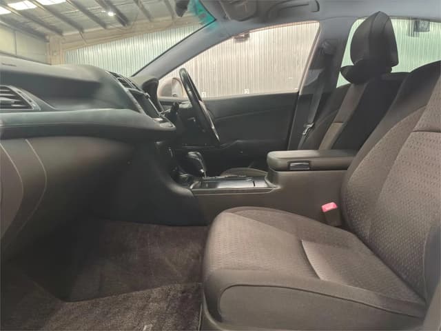 2009 Toyota Crown JDM car for sale — photo 13 of 19