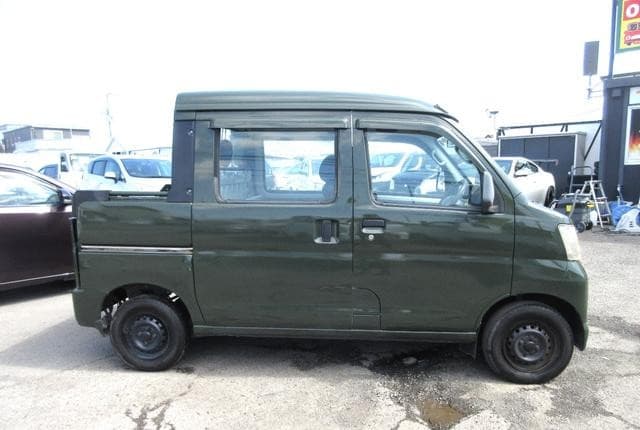 2005 Daihatsu Hijet JDM car for sale — photo 22 of 25