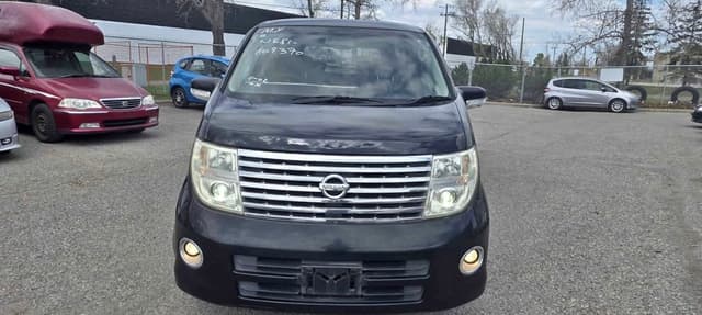 2005 Nissan Elgrand JDM car for sale — photo 5 of 13