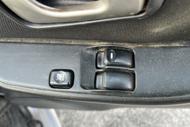 2008 Mitsubishi Pajero Mini JDM car for sale — photo 17 of 25