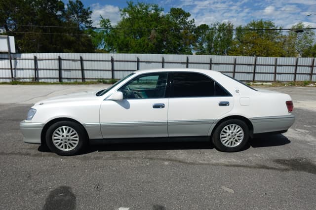 1999 Toyota Crown JDM car for sale — photo 2 of 20