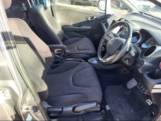 2009 Honda Fit JDM car for sale — photo 7 of 12