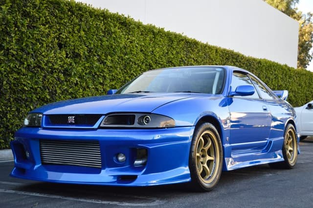1995 Nissan Skyline JDM car for sale — photo 2 of 25