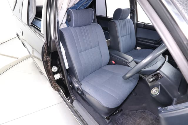 1995 Toyota Crown JDM car for sale — photo 17 of 25