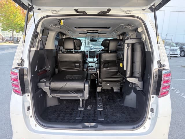 2010 Toyota Vellfire JDM car for sale — photo 19 of 21