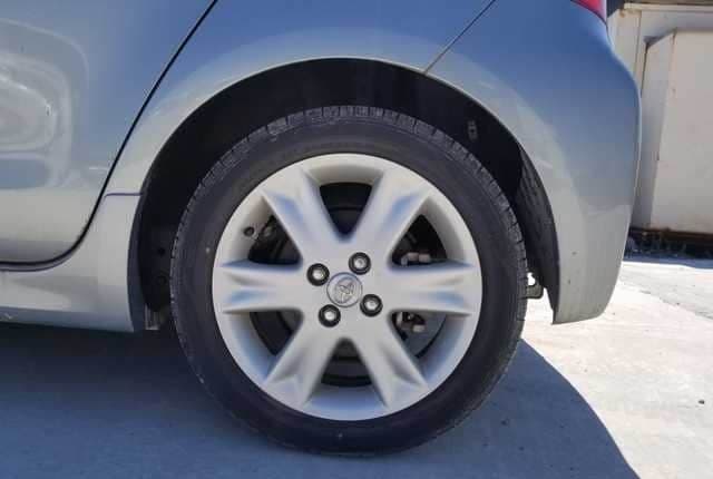 2008 Toyota Vitz JDM car for sale — photo 10 of 25