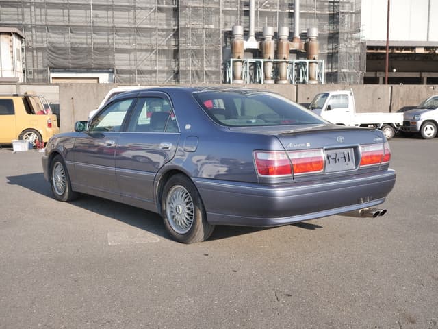2000 Toyota Crown JDM car for sale — photo 7 of 18