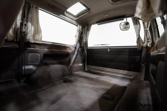 1996 Toyota HiAce JDM car for sale — photo 21 of 25