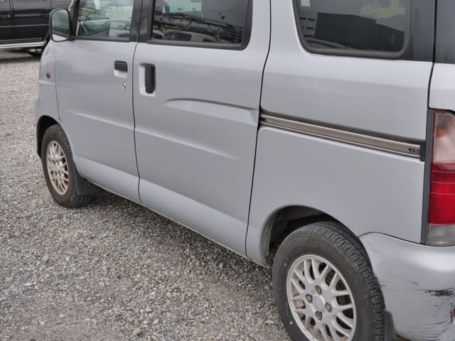 2001 Daihatsu Atrai JDM car for sale — photo 16 of 25