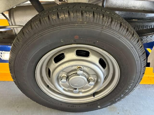 1998 Daihatsu Hijet JDM car for sale — photo 16 of 23