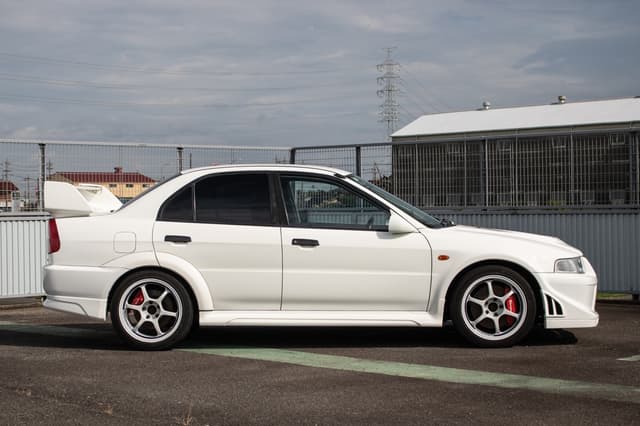 2000 Mitsubishi Lancer Evolution JDM car for sale — photo 12 of 25