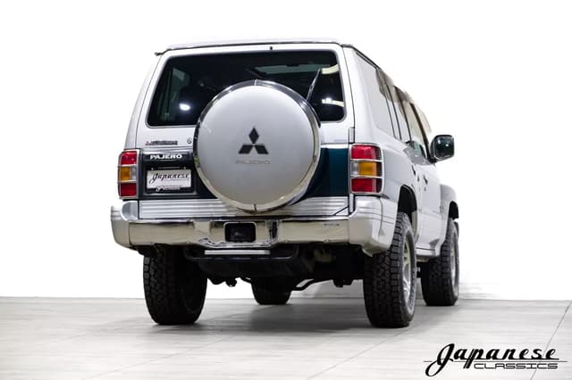 1998 Mitsubishi Pajero JDM car for sale — photo 8 of 25