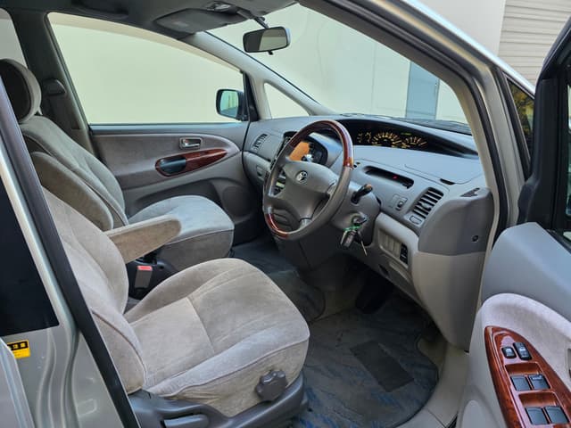 2001 Toyota Estima JDM car for sale — photo 10 of 14