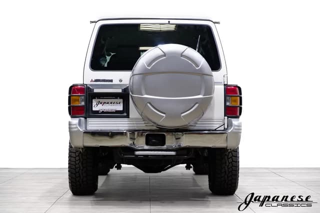 1997 Mitsubishi Pajero JDM car for sale — photo 7 of 25