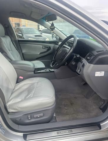 2005 Toyota Crown JDM car for sale — photo 7 of 12