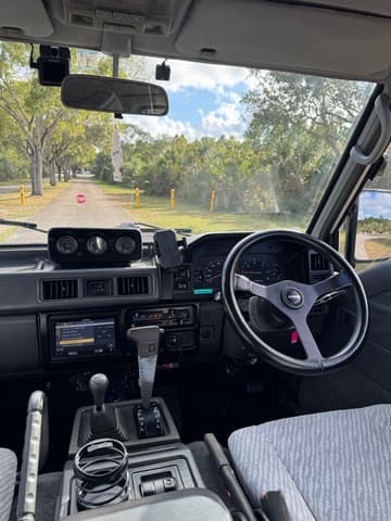 1994 Mitsubishi Delica JDM car for sale — photo 23 of 25