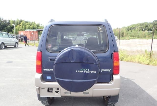 2004 Suzuki Jimny JDM car for sale — photo 4 of 25